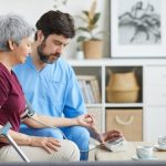 ارائه انواع خدمات پزشکی و پرستاری در منزل