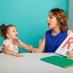 گفتاردرمانی در منزل